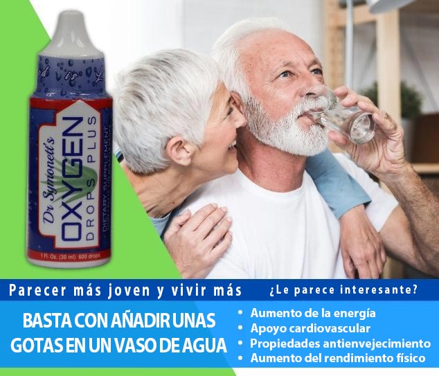 Pareja disfrutando de las gotas de oxígeno más en un vaso de agua